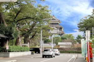 車間距離の空けすぎはよくない？割り込みやデメリット、適切な距離を解説！