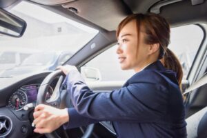 左折時は歩行者の見落としに要注意！～死角から走ってくる人や自転車