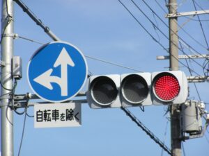 右折禁止を知らなかった ！標識に気づかなかった場合も減点されるの？